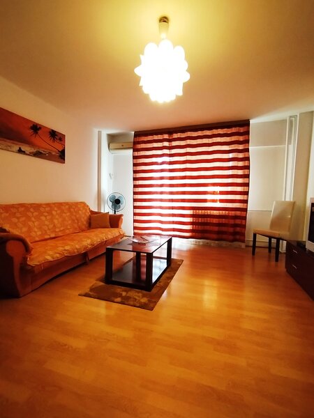 Unirii, spate magazin, 3 min. metrou, etaj 2, contract ANAF, comision zero.